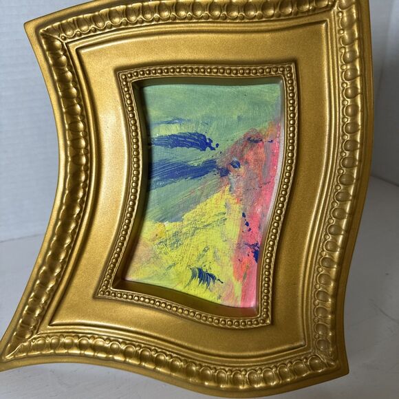 Gold Colored Irregular Shaped 5x7 Table Photo Or Art Frame - Picture 9 of 10